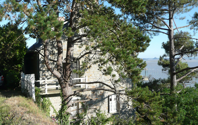 House on the cliff road